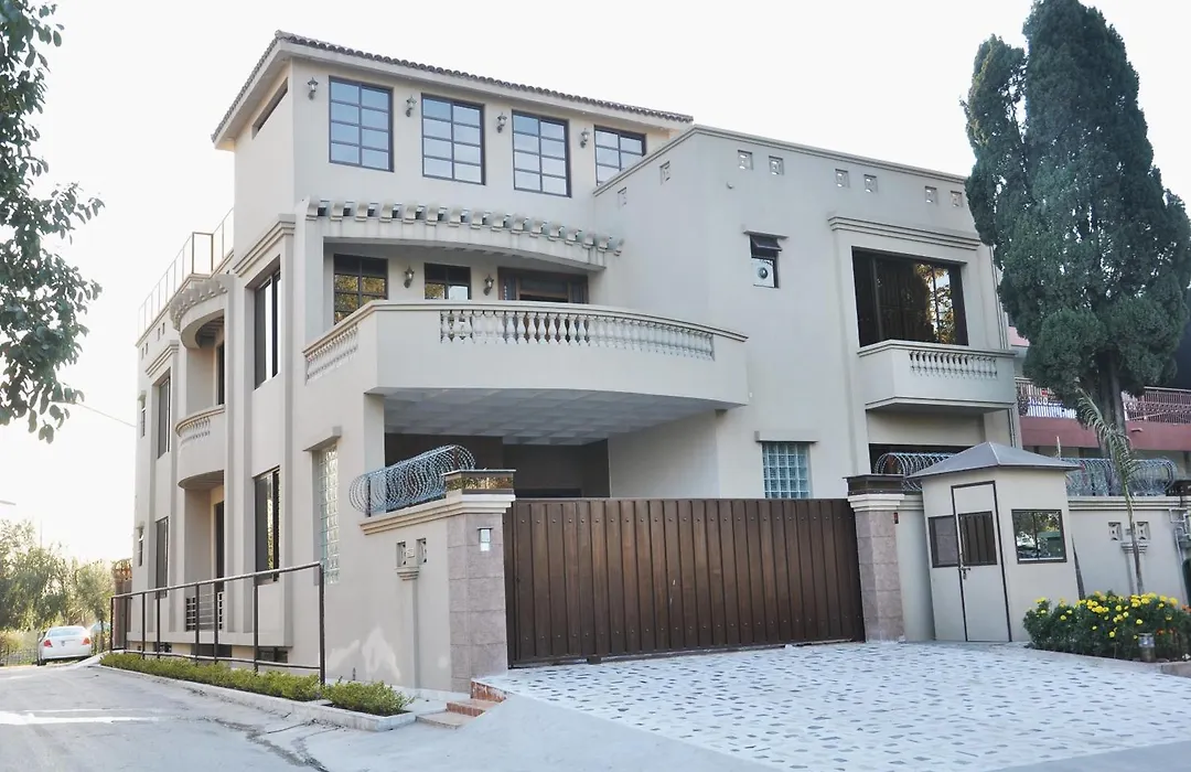 Reina Boutique Hotel - G9-1
